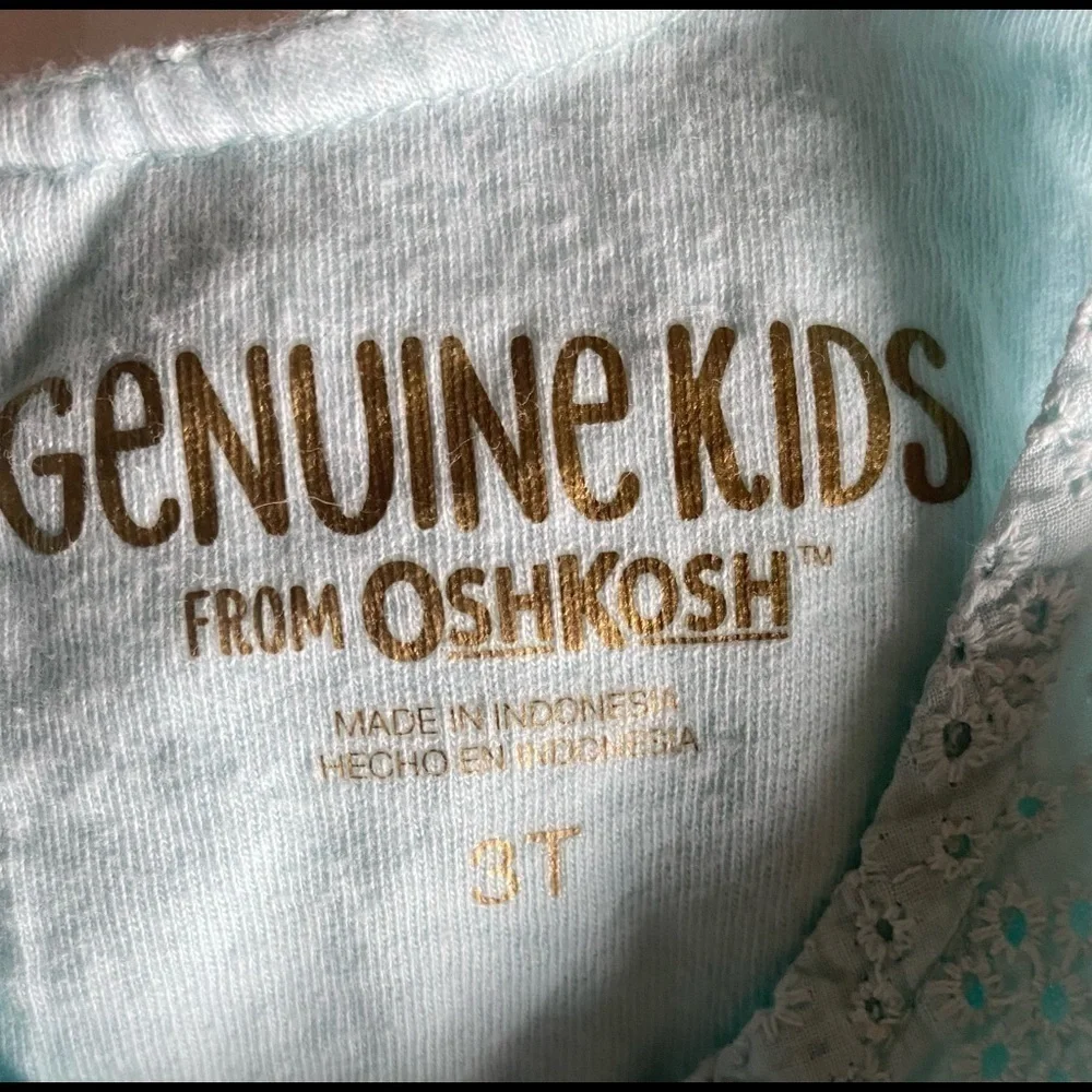OSHKOSH-GENUINE KIDS-EYELET TOP-SIZE 3T